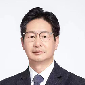 何方 四川大学华西公共卫生学院教授，博士生导师
中国食品科学技术学会乳酸菌分会理事
中国营养学会老年分会委员
中国营养学会益生菌益生元与健康分会委员
四川省营养学会老年分会副主任委员